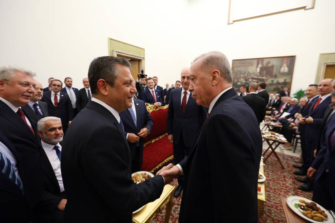Özgür Özel Erdoğan'a göz kırptı: Sayın Erdoğan’ı dinlemeden müzakerelere kapıları kapatmam 2