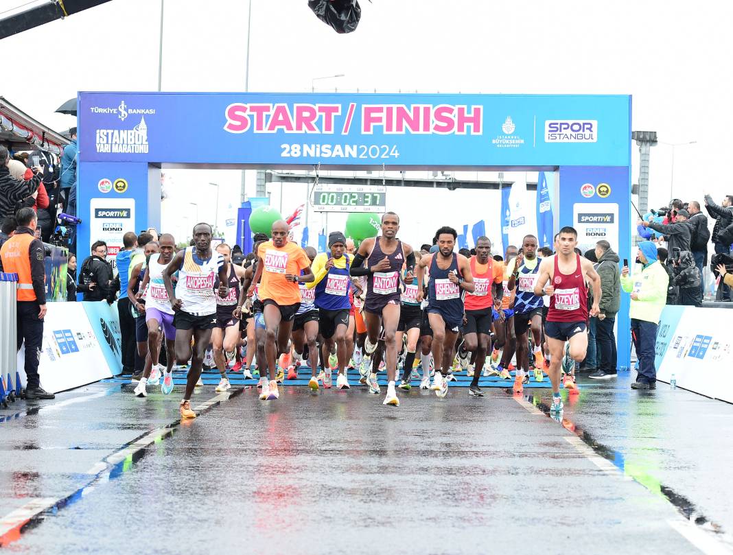 İstanbul Maratonu'nda yağmurla gelen rekor 1