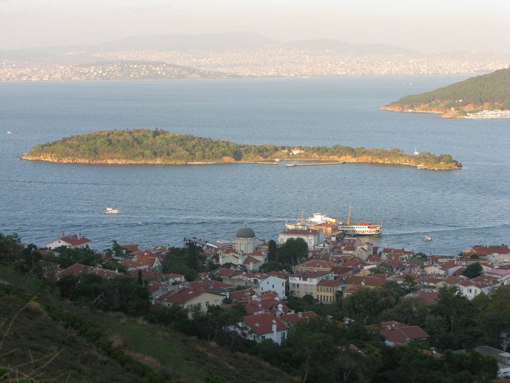 İstanbul'da yağma bu defa adalarda başladı. Vakıflar buraları ihaleye çıkardı 10