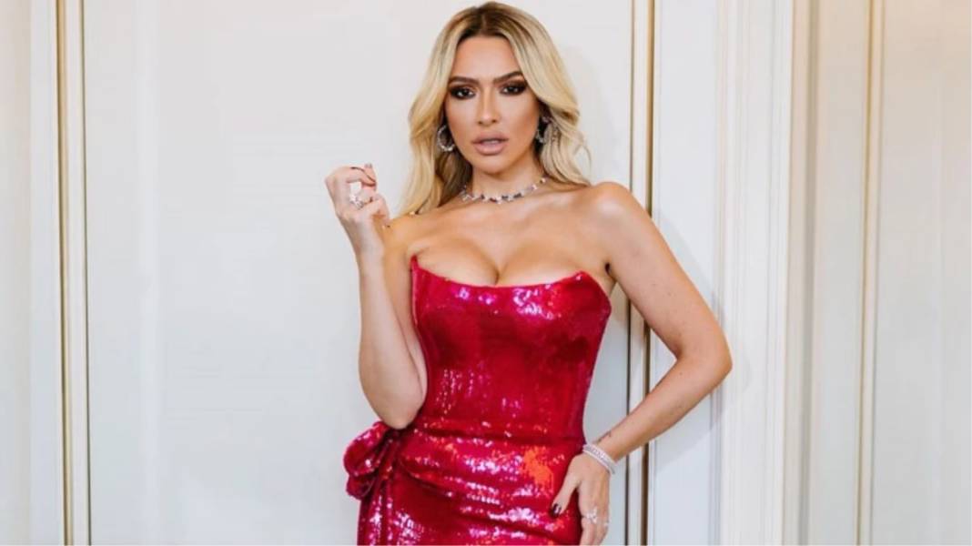 18 yaşında yarışmacıydı. Hadise, o yarışmanın jüri üyesi oldu 8