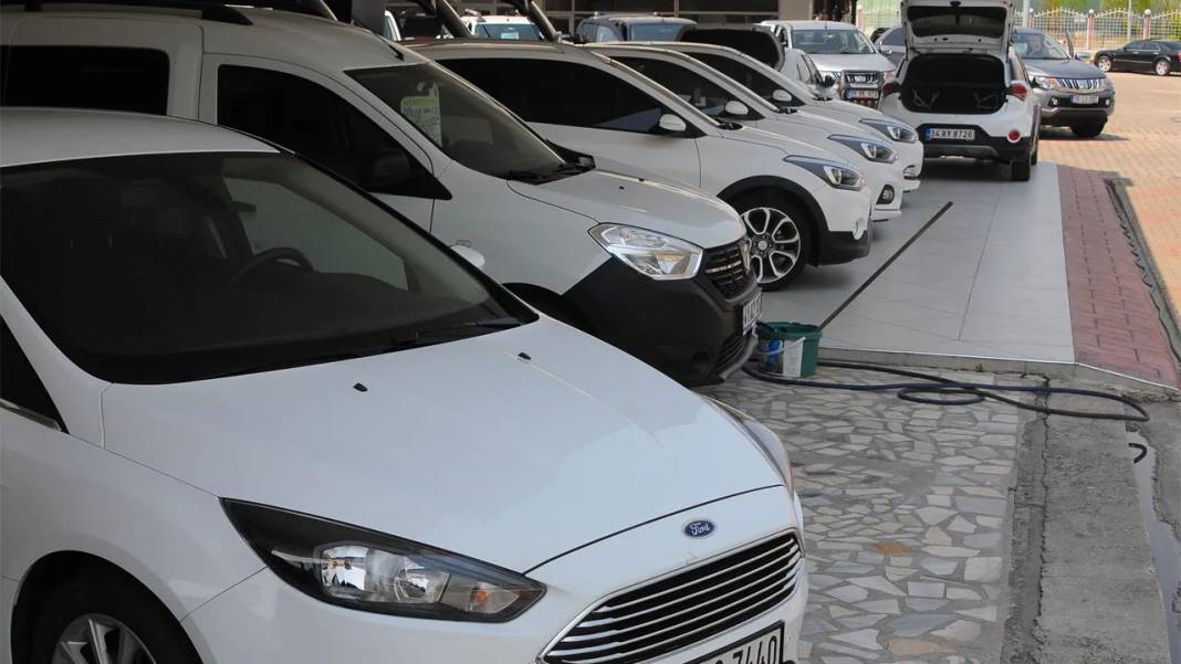 Türkiye'nin ikinci elde en hızlı satılan otomobilleri belli oldu. Bu markalar kapanın elinde kalıyor 1
