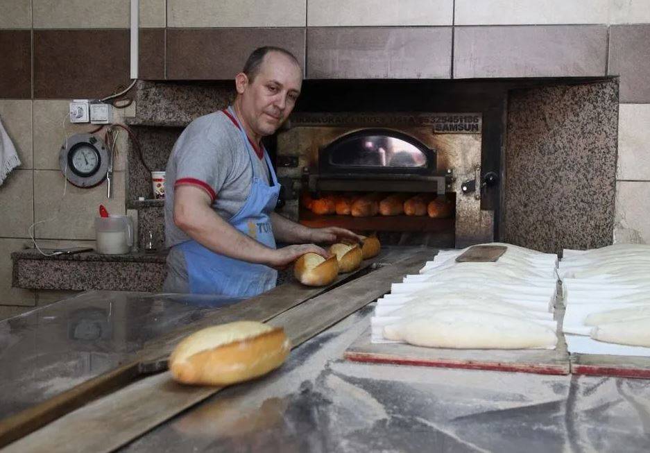 Ekmeğe  bu ay dev zam geliyor. Olan yine garibana olacak 4