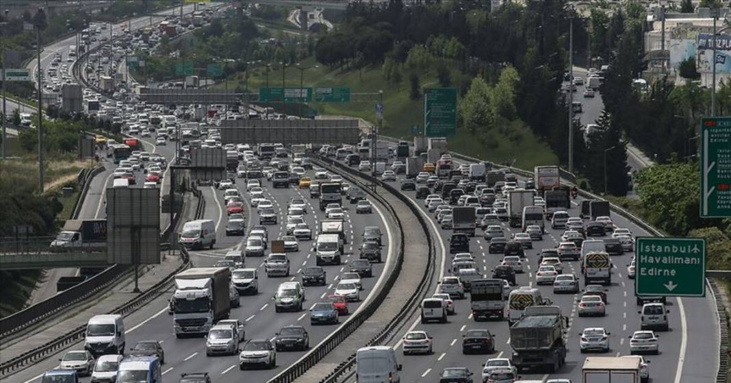 İstanbul'da yarın dışarı çıkacaklar dikkat! 13