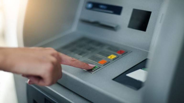 ATM'lere yeni güncelleme geldi. Artık bunu yapanın kartını ATM'ler anında yutacak 15