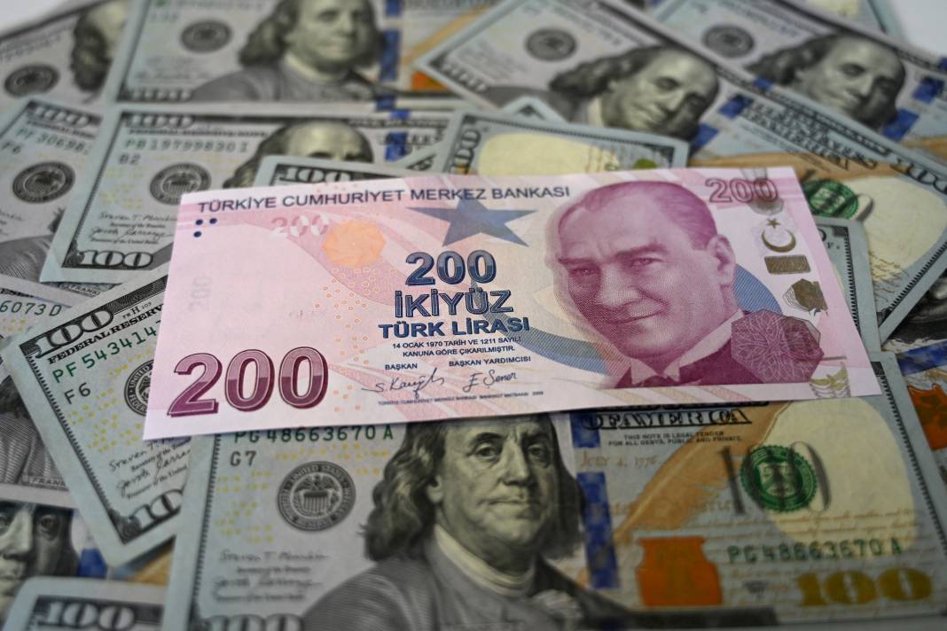 Kapalıçarşı'da dolar kritik eşiğin altına düştü 2