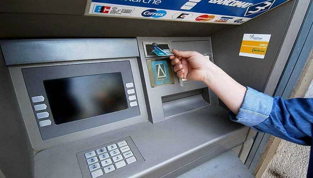 ATM'lere yeni güncelleme geldi. Artık bunu yapanın kartını ATM'ler anında yutacak 1