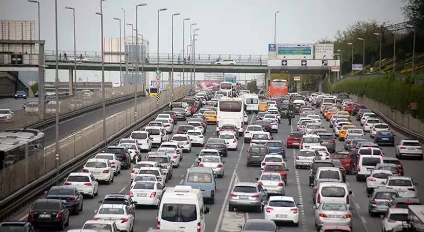 İstanbul'da yarın dışarı çıkacaklar dikkat! 17