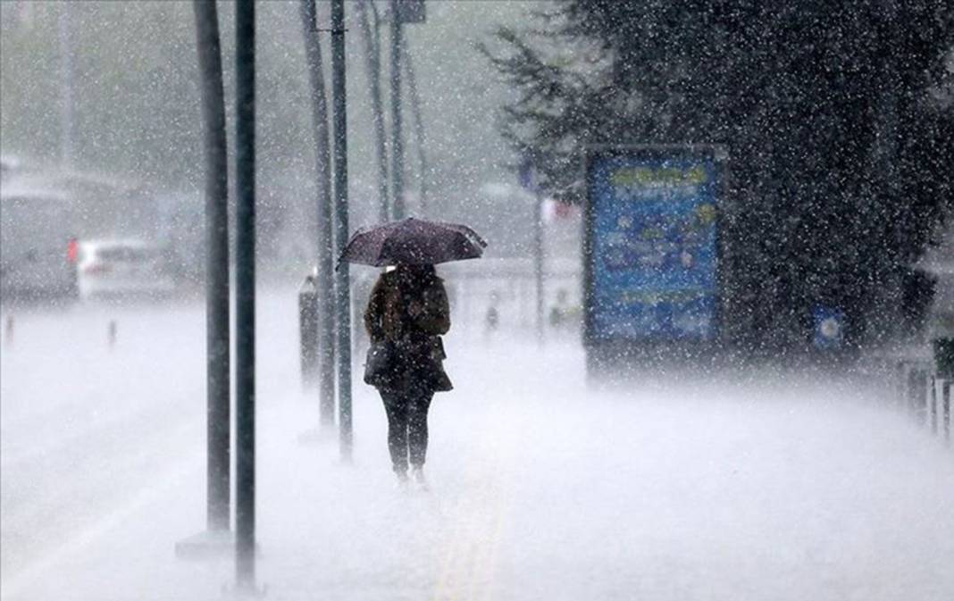 Meteoroloji hafta sonu planı yapanları üzdü. 17 ile kuvvetli sağanak geliyor 12