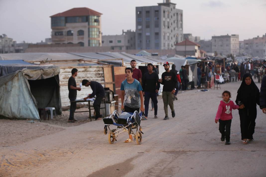 İsrail ablukasındaki Gazzeliler "nefes almak için" sahile akın ediyor 14