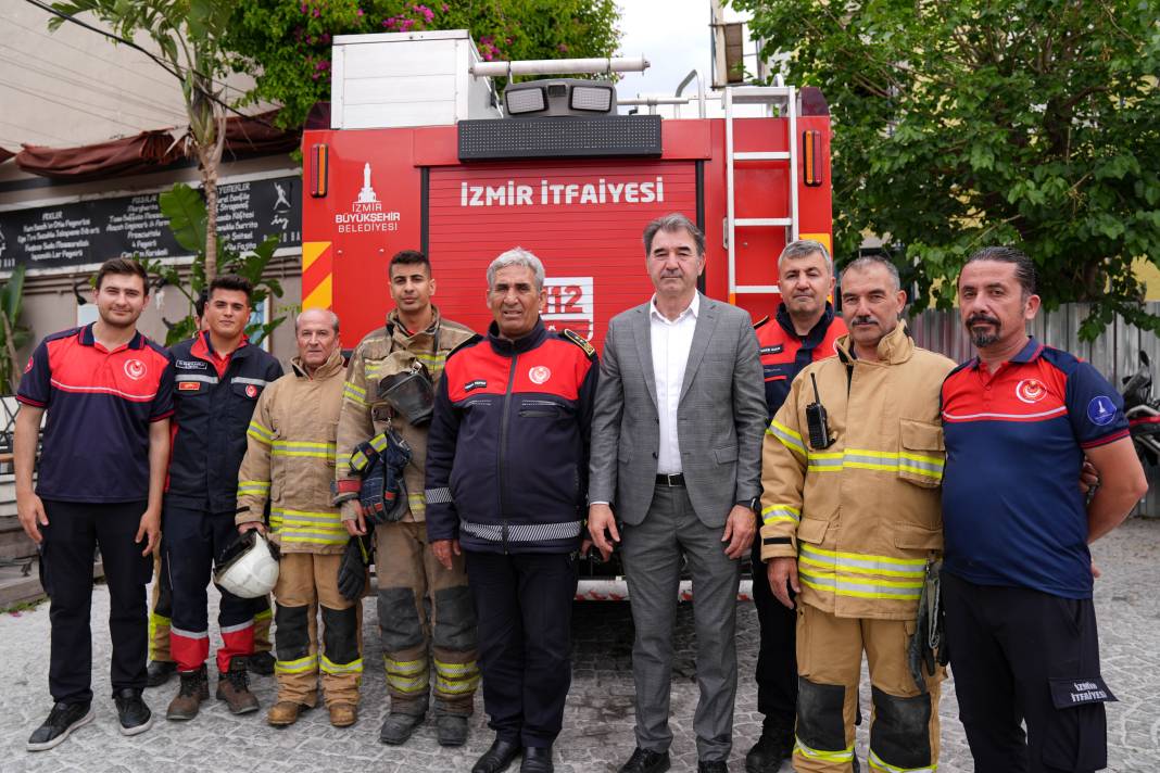 İzmir itfaiyesi turizm bölgelerine özel yangın dolabı yerleştirdi 2