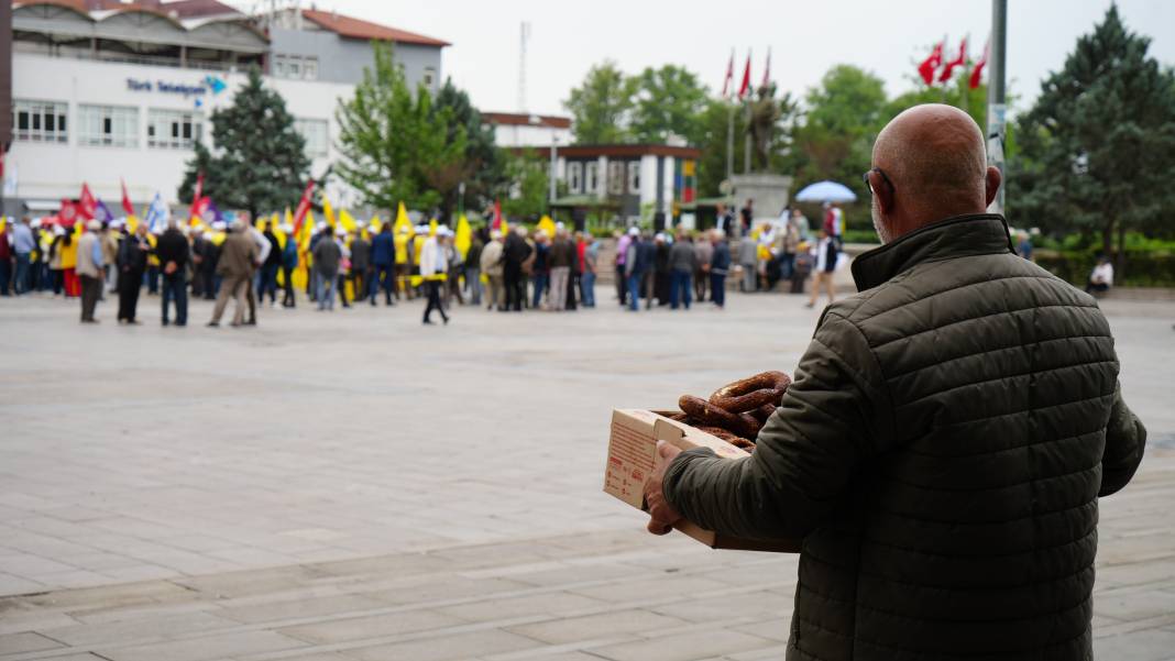 Onlar 1 Mayıs’ta da çalıştılar. Bir yanda kutlamalar diğer yanda ekmek parası 2