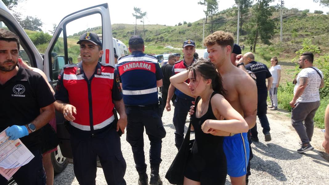 Marmaris'te turistler araçlardan yola fırladı. 15 kişi hastanelik oldu 15