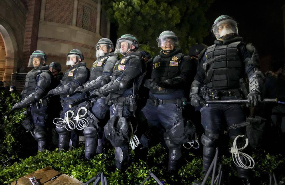 California Üniversitesi’ndeki Filistin’e destek gösterisine polis baskını: 132 gözaltı 14