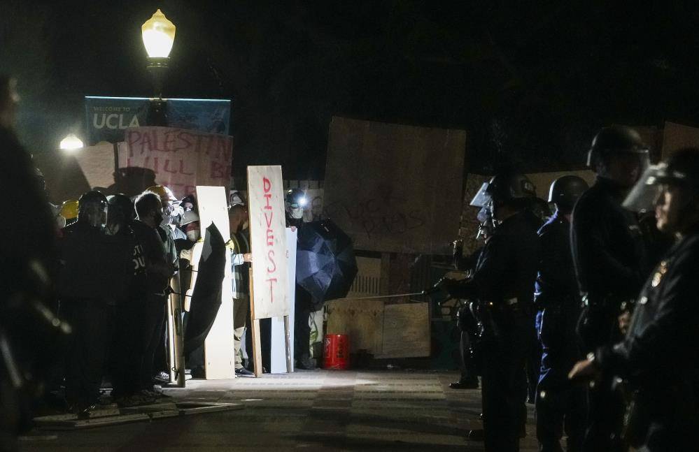 California Üniversitesi’ndeki Filistin’e destek gösterisine polis baskını: 132 gözaltı 4