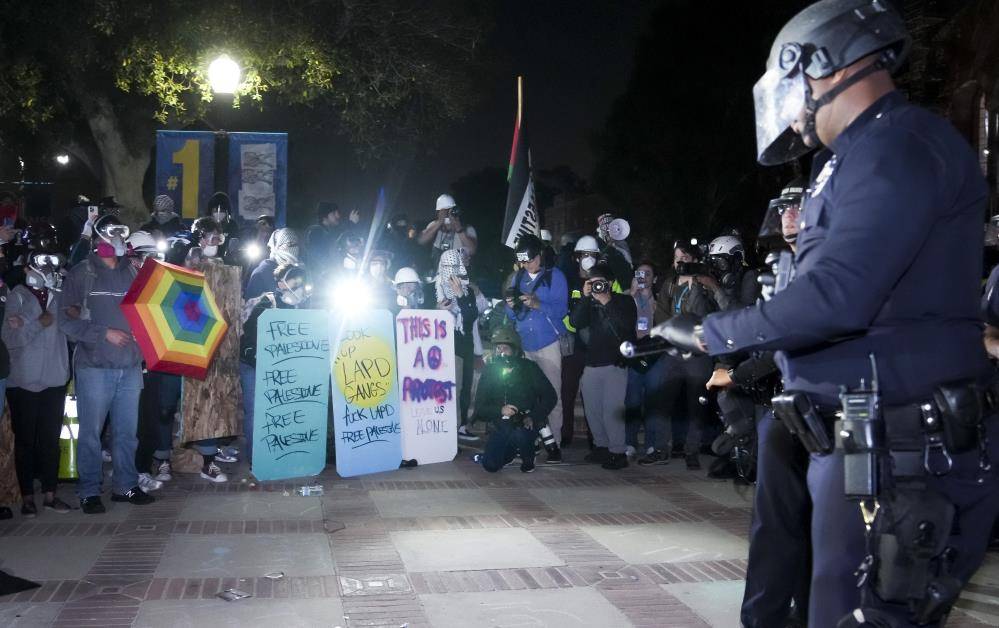 California Üniversitesi’ndeki Filistin’e destek gösterisine polis baskını: 132 gözaltı 2
