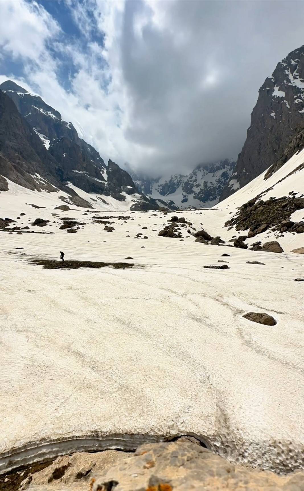 90 dakikalık kar çekimini 38 saniyeye sığdırdı. Himalaya ve Alp Dağlarını aratmadı 6