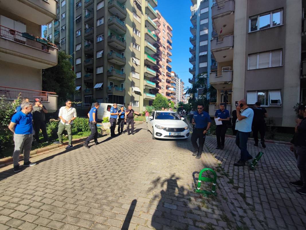 Emekli polis apartman görevlisini vurdu 4