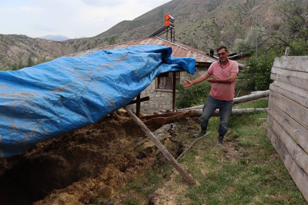 Ahır ve samanlıklar çöktü. Kenti vurdu geçti 10