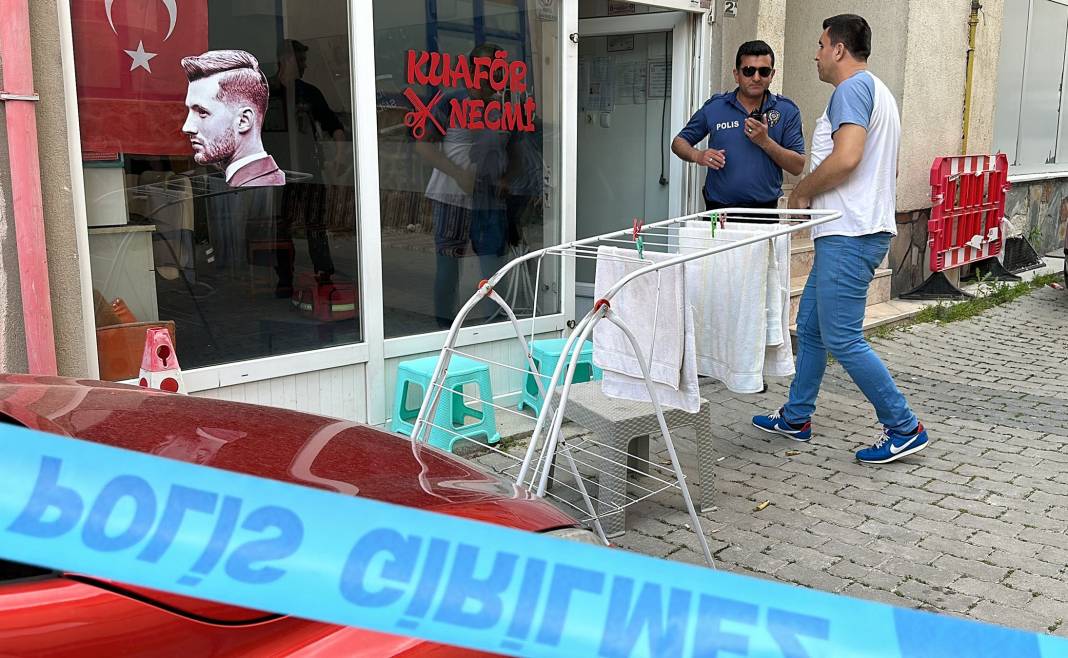 Eşiyle ilgili dedikodu yaptığını iddia ettiği kuaför ve müşterisini tüfekle vurdu 3