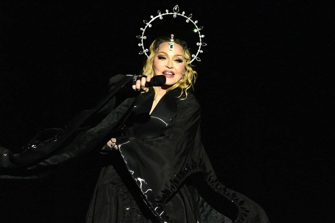 Madonna Brezilya’da 1,5 milyon kişiye konser verdi 12