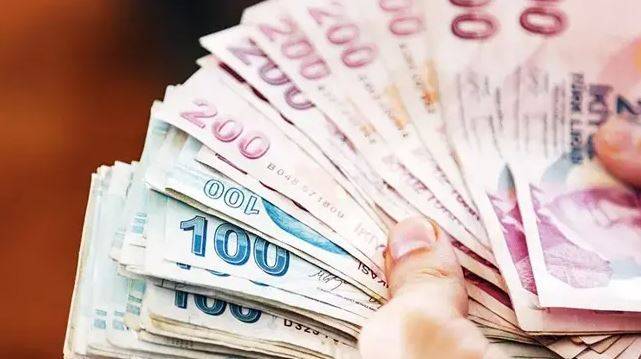 400 bin TL'nin aylık getirisi kanatlanıp uçtu. Bankalar 30 ya da 32 gün için bu faizi verecek 3