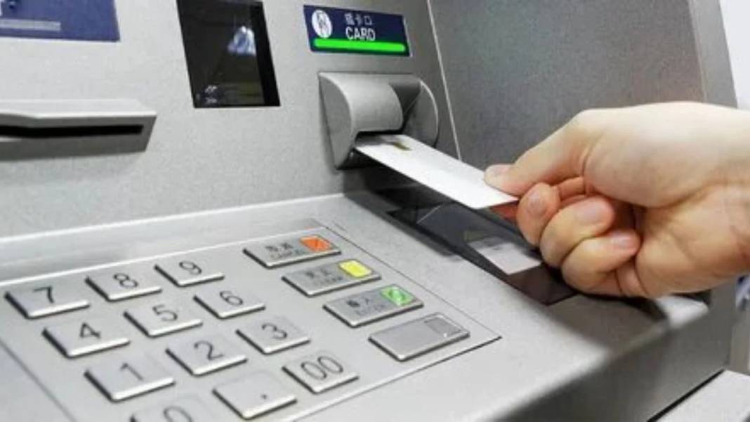 ATM'lere yeni güncelleme geldi. Artık bunu yapanın kartını ATM'ler anında yutacak 12