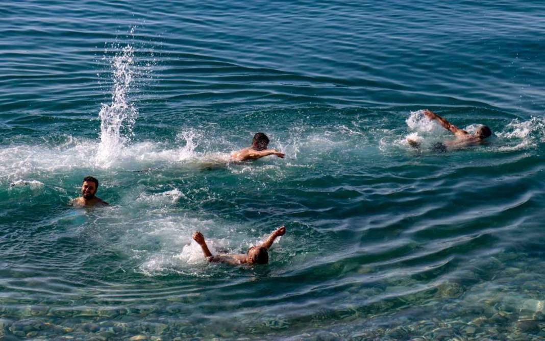 Hırçın Karadeniz'e önlem alındı. Geçen yıl 20 kişi  ölmüştü 4