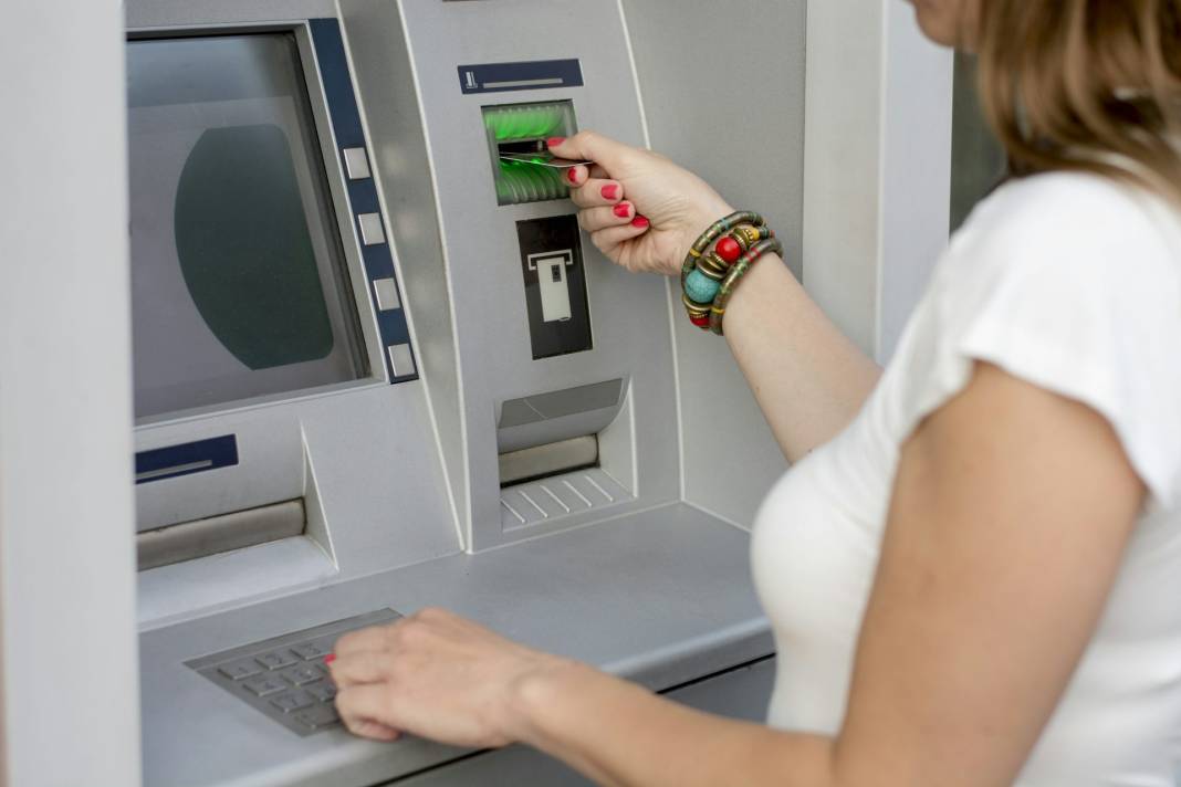Bu hataları yaparsanız ATM kartınızı yutacak 2