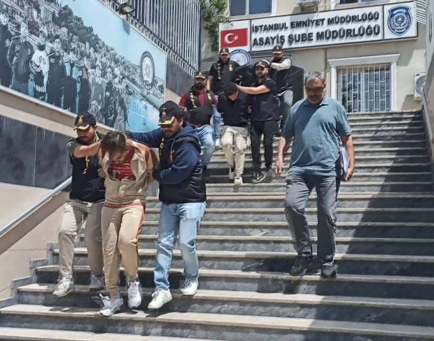 İstanbul'un göbeğinde böyle kaçırıldı Önce dövdüler sonra da gasp ettiler 11