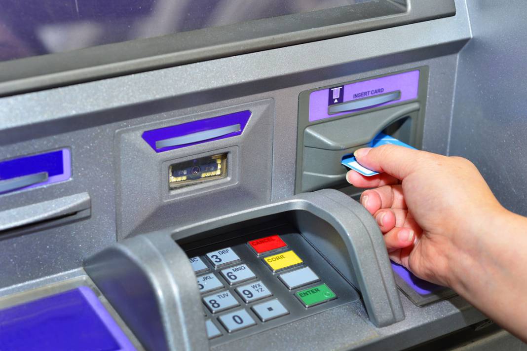 Bu hataları yaparsanız ATM kartınızı yutacak 7