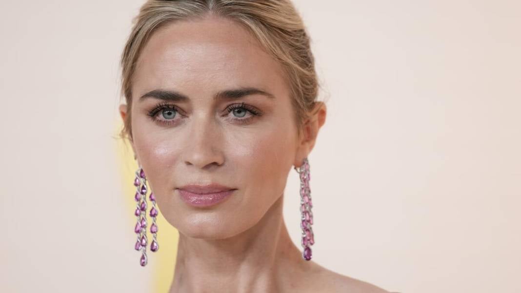 Ünlü oyuncu Emily Blunt’dan öpüşme itirafı: Kusmak istedim 4