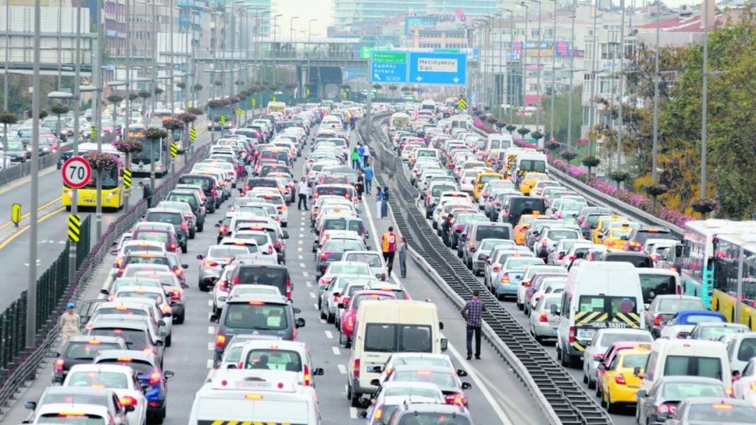 İstanbul'da yarın dışarı çıkacaklar dikkat! 6