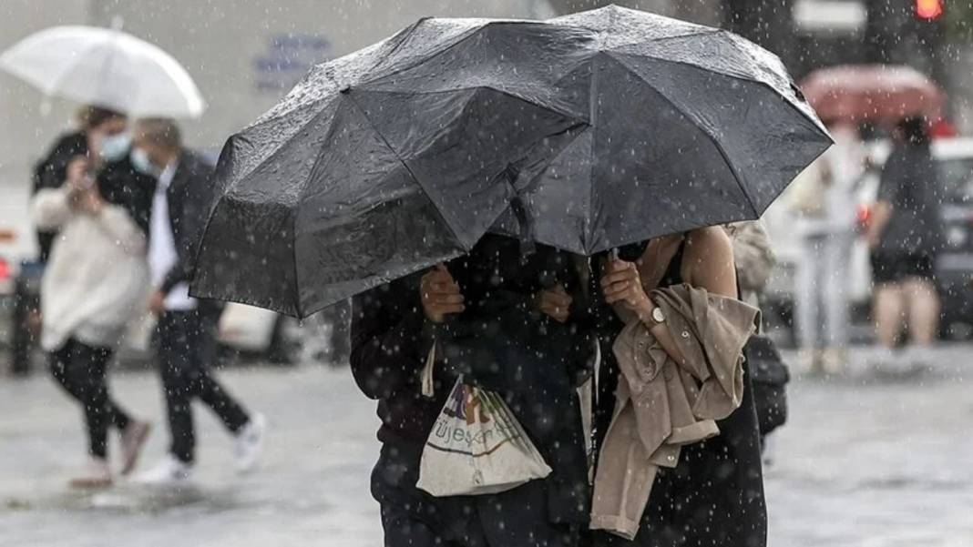 Meteoroloji saat verdi sağanak yağış kuvvetli geliyor. 19 il için sarı kodlu uyarı geldi 2