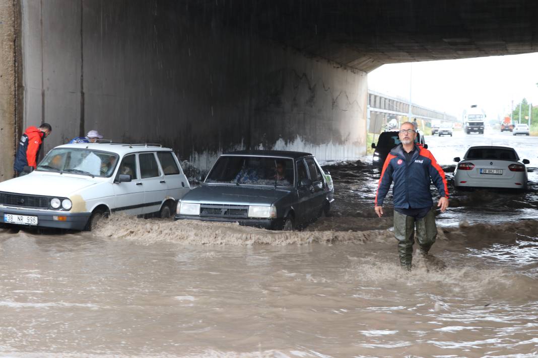 Yağmur yağdı. Kayseri'yi sel aldı 4