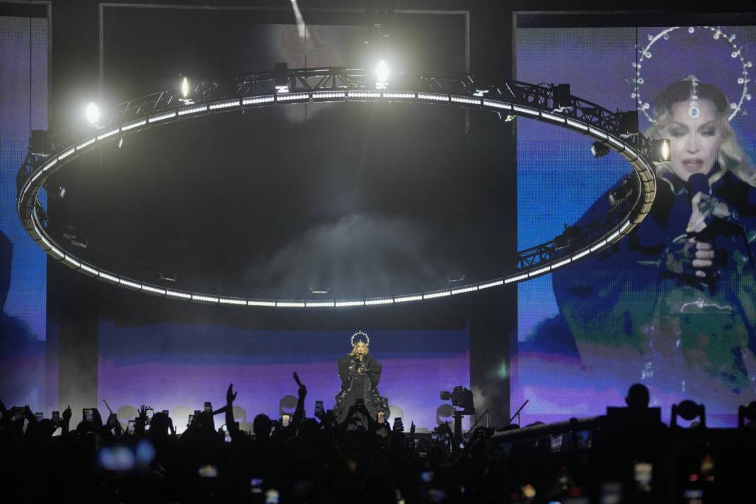 Madonna Brezilya’da 1,5 milyon kişiye konser verdi 2