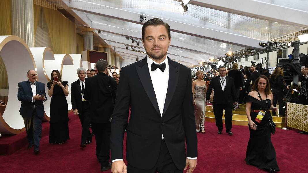 Dünyada ünlü oyuncu Leonardo DiCaprio 25 yaşındaki sevgilisiyle aşka geldi 6