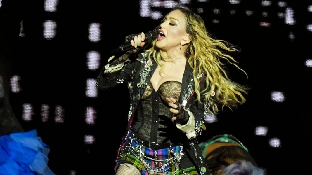 Madonna Brezilya’da 1,5 milyon kişiye konser verdi 7