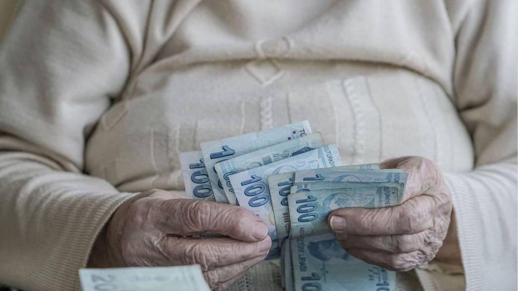 Emekli banka promosyonlarında sadece 1 banka vites yükseltti! 18 bin lira veriyor 9