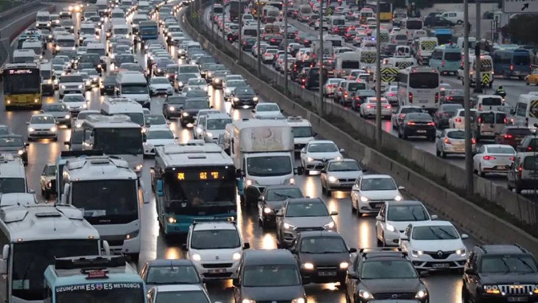 İstanbul'da yarın dışarı çıkacaklar dikkat! 3