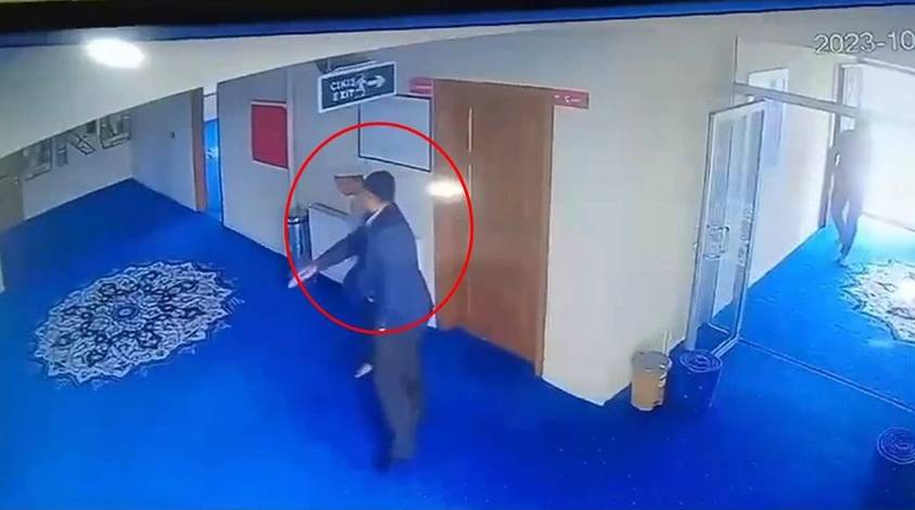 Vicdansız imam bir çocuğa defalarca tokat attı. Savunması pes dedirtti