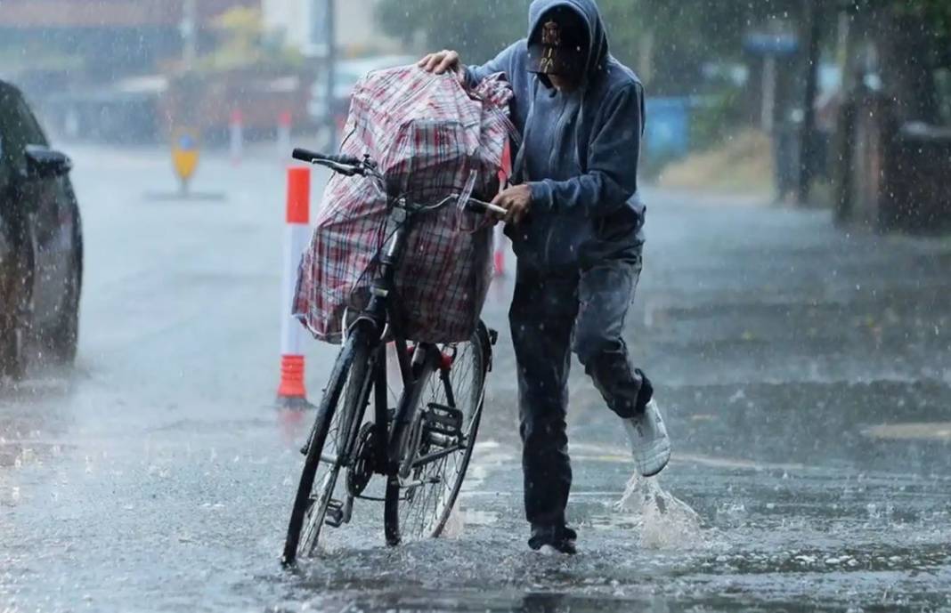 İstanbul dahil çok sayıda ili vuracak! Meteoroloji'den yeni uyarı geldi 46