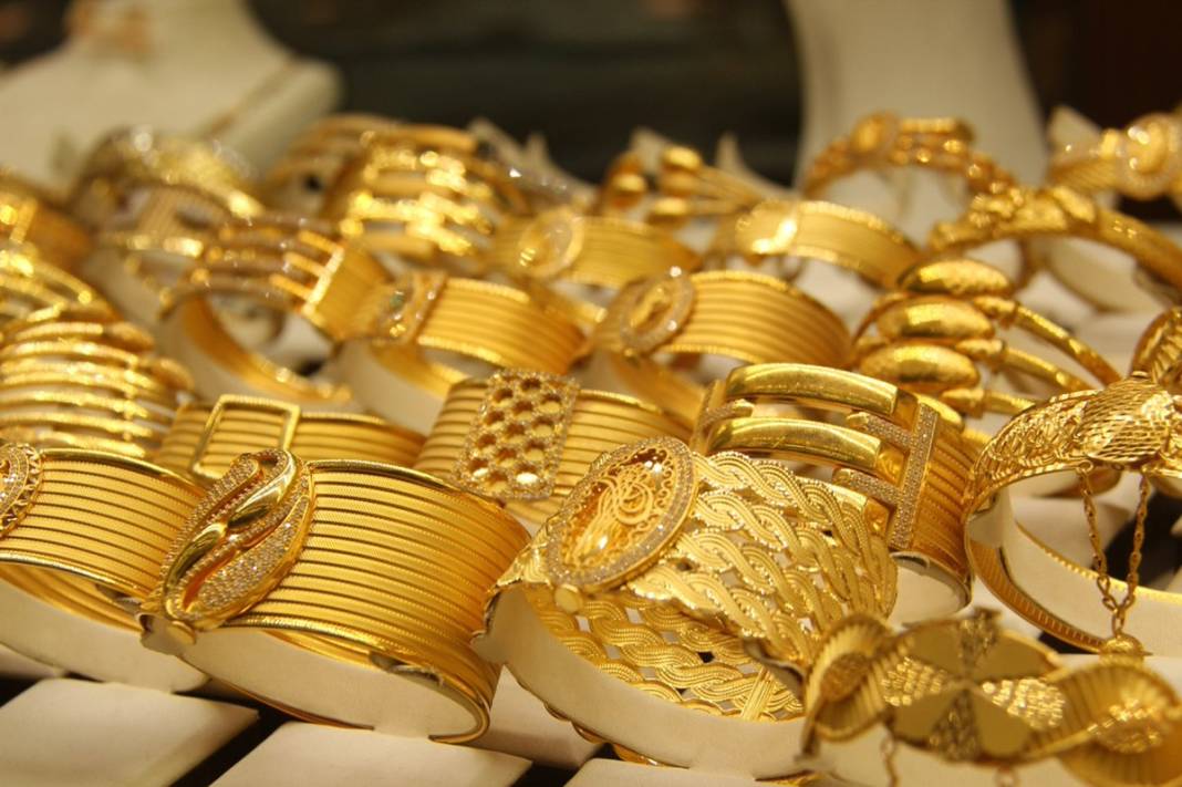 Dev bankadan altınla ilgili yatırımcıları şaşırtacak uyarı 17