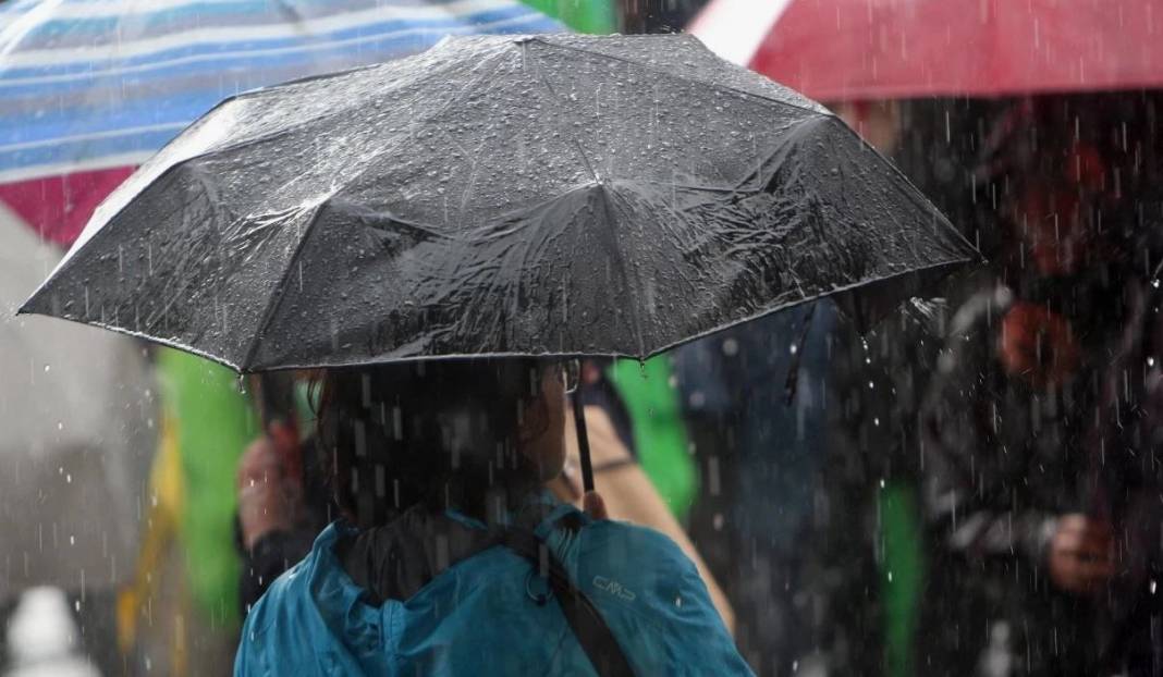 İstanbul dahil çok sayıda ili vuracak! Meteoroloji'den yeni uyarı geldi 49