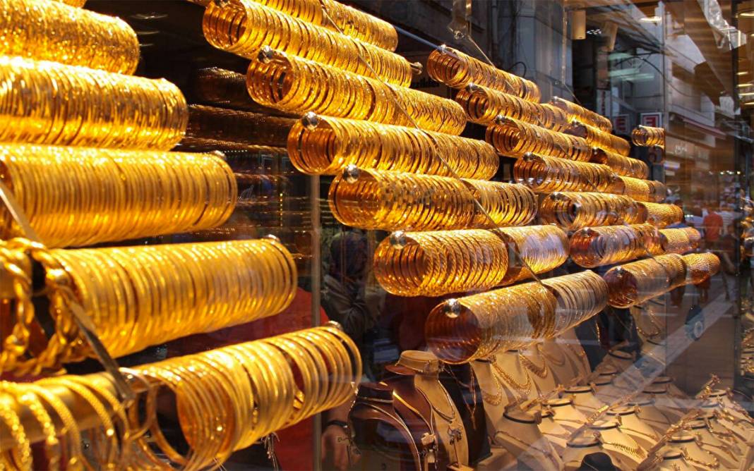 Dev bankadan altınla ilgili yatırımcıları şaşırtacak uyarı 19