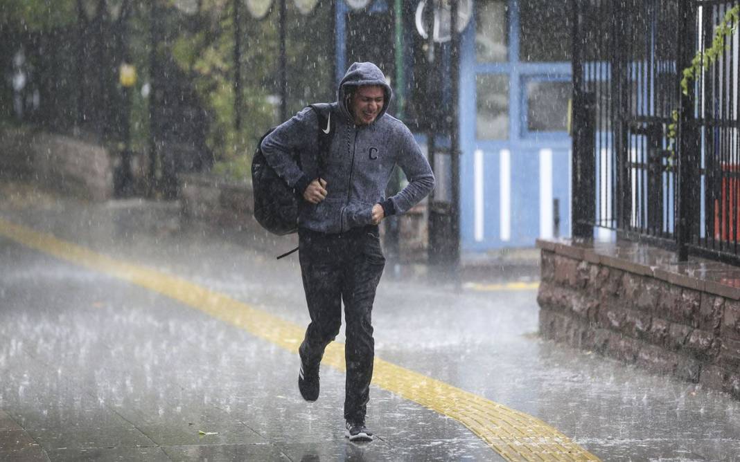 İstanbul dahil çok sayıda ili vuracak! Meteoroloji'den yeni uyarı geldi 45