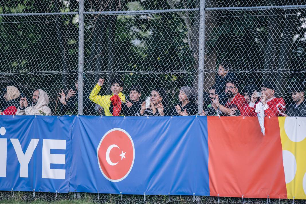 Almanya'da Türkiye depremi 16