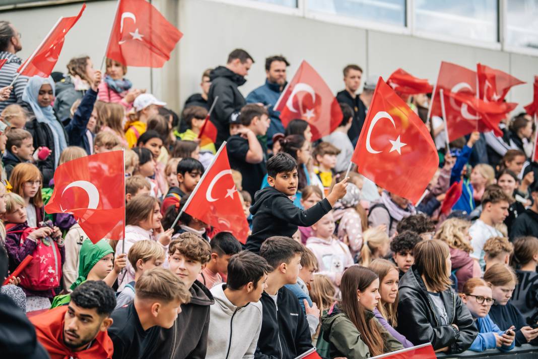 Almanya'da Türkiye depremi 28