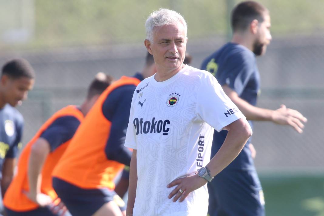 Fenerbahçe'de Mourinho fırtınası. Dikkat çeken kadro detayı 8