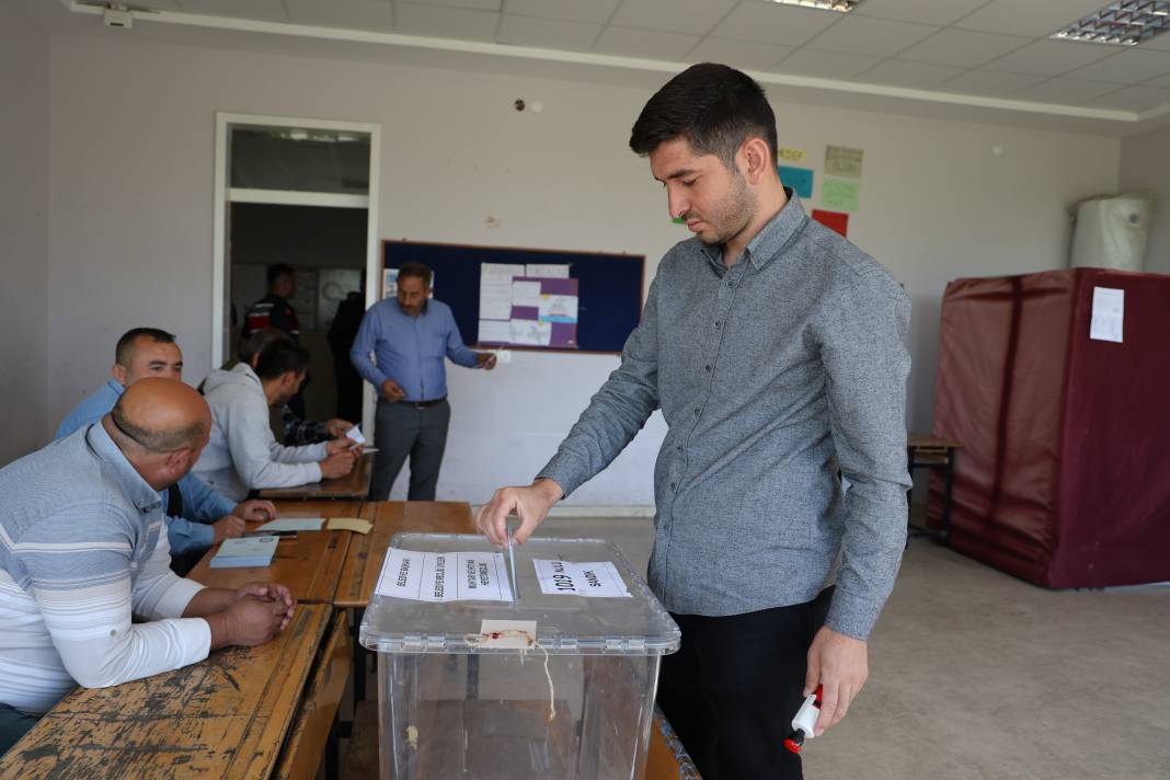 3 ilçe 4 beldede seçim tekrarlanıyor. 50 bin seçmen sandık başında 5