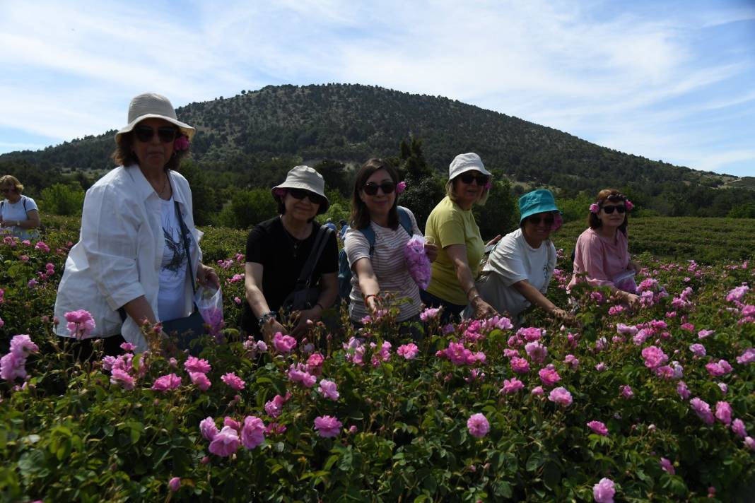 Uluslararası Isparta Gül Festivali'nde renkli görüntüler ortaya çıktı 1